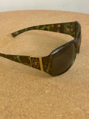 Pre-owned VONZIPPER BANSHEE GREEN ANIMAL PRINT SUNGLASSES